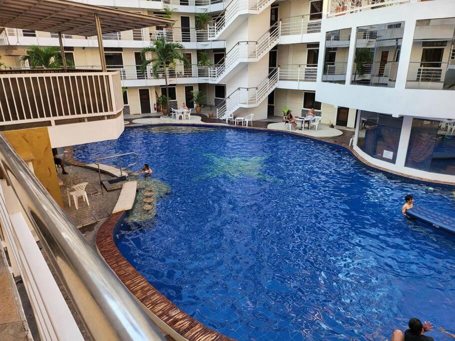 Kandi Big 1 Bedroom King Bed, Free Housekeeping, Wi-Fi อังเฮเลส ภายนอก รูปภาพ
