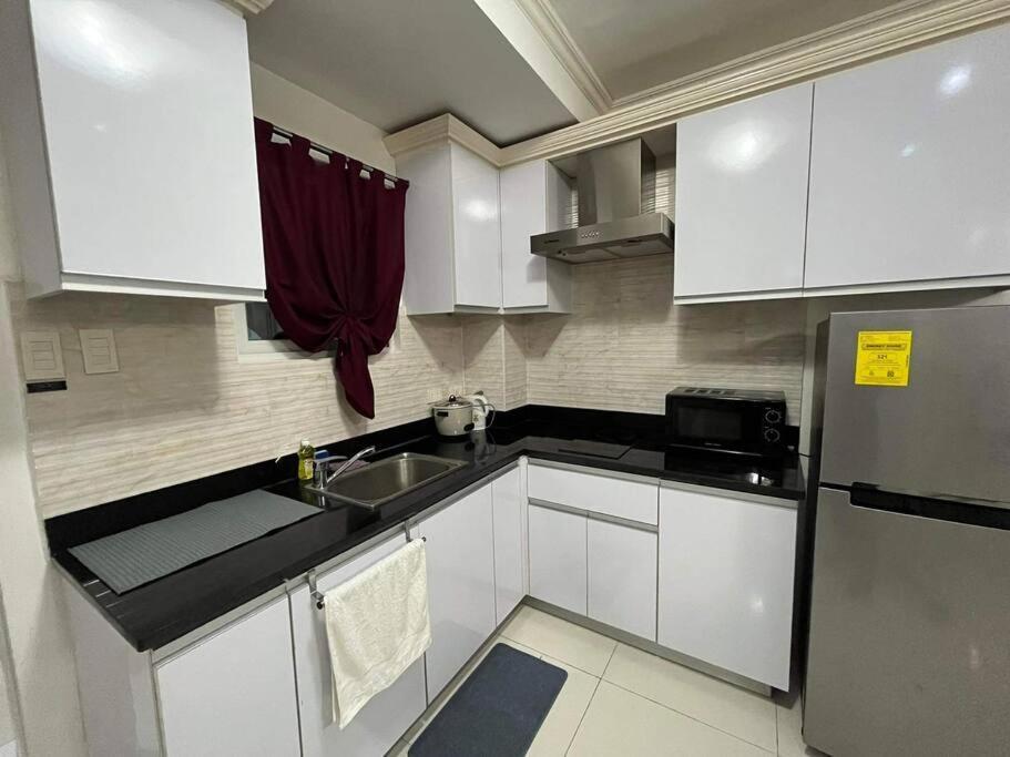 Kandi Big 1 Bedroom King Bed, Free Housekeeping, Wi-Fi อังเฮเลส ภายนอก รูปภาพ